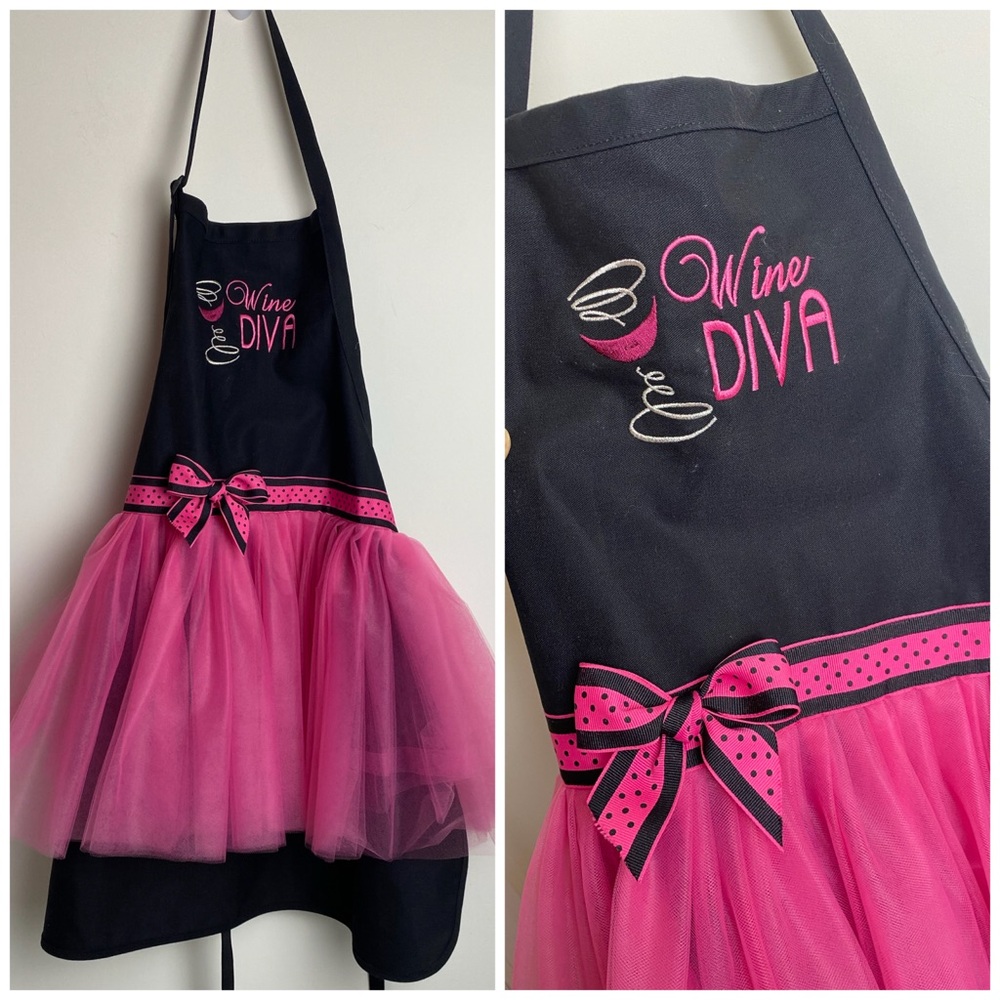 WINE DIVA Adult-sized Apron Black & Pink Tulle